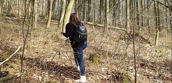  Studentin Holly Outdoor nach der Uni im Wald gefickt Deutsch - German College